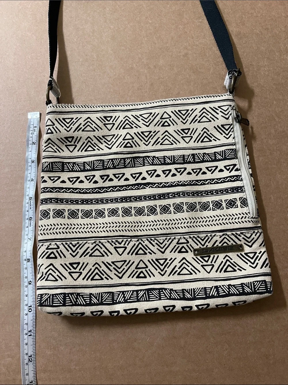 Dakine Black and Cream Patterned Crossbody Bag